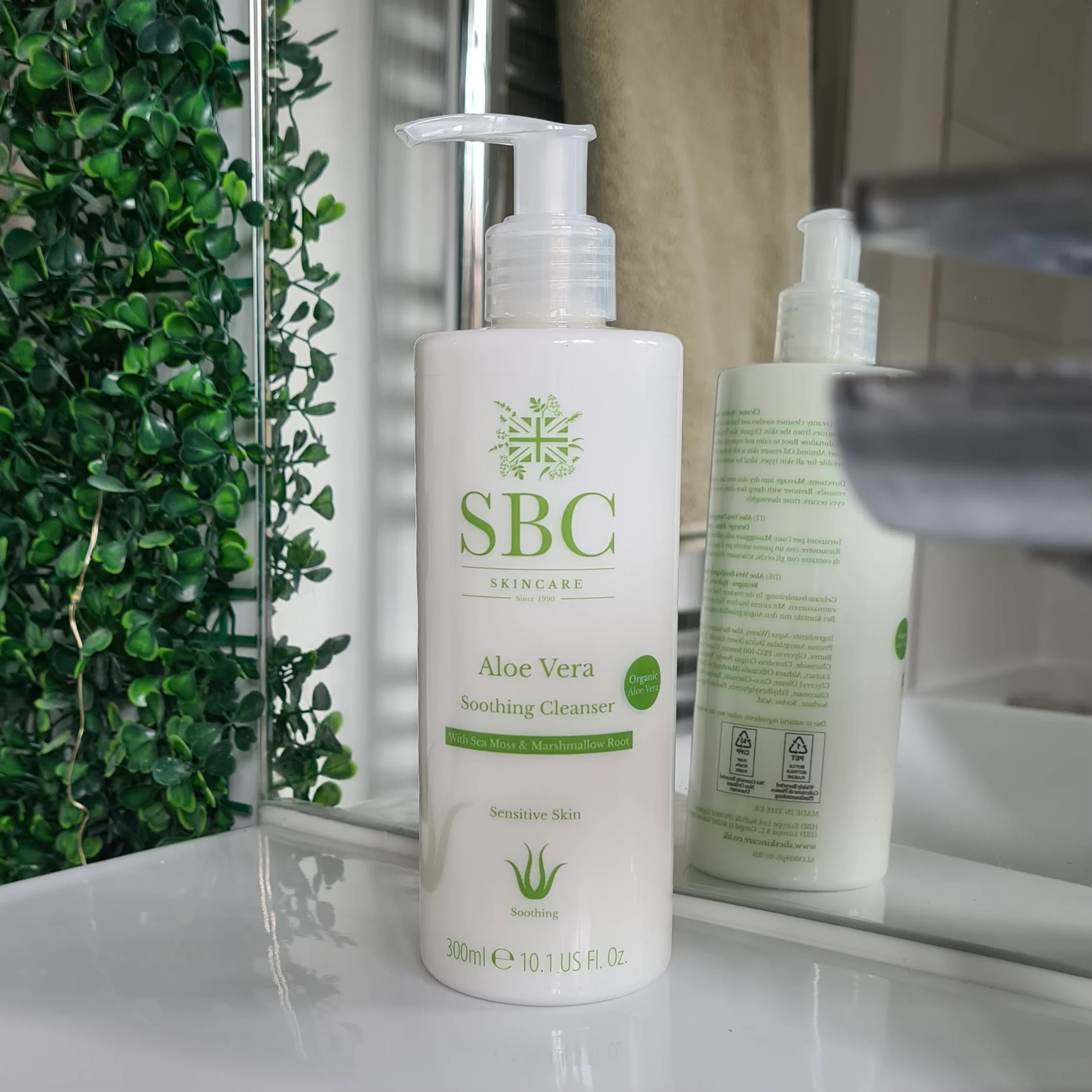 Aloe Vera Soothing Cleanser - Image 4