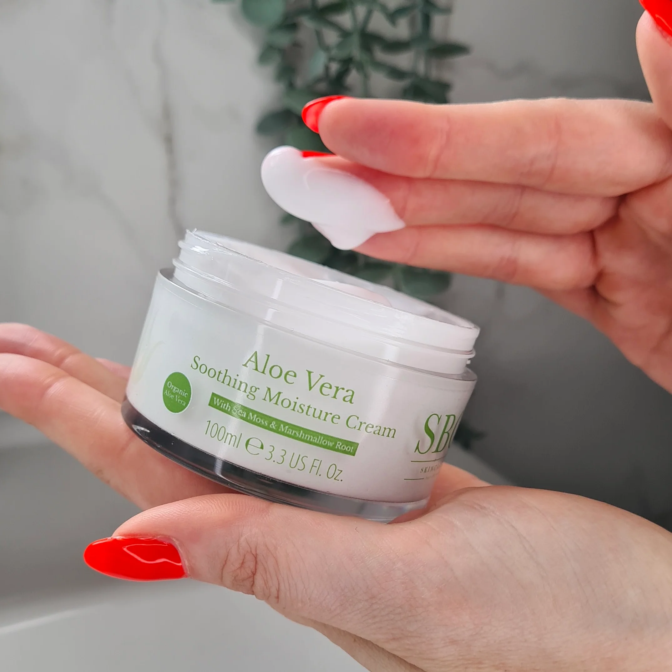 Aloe Vera Soothing Moisture Cream - Image 3